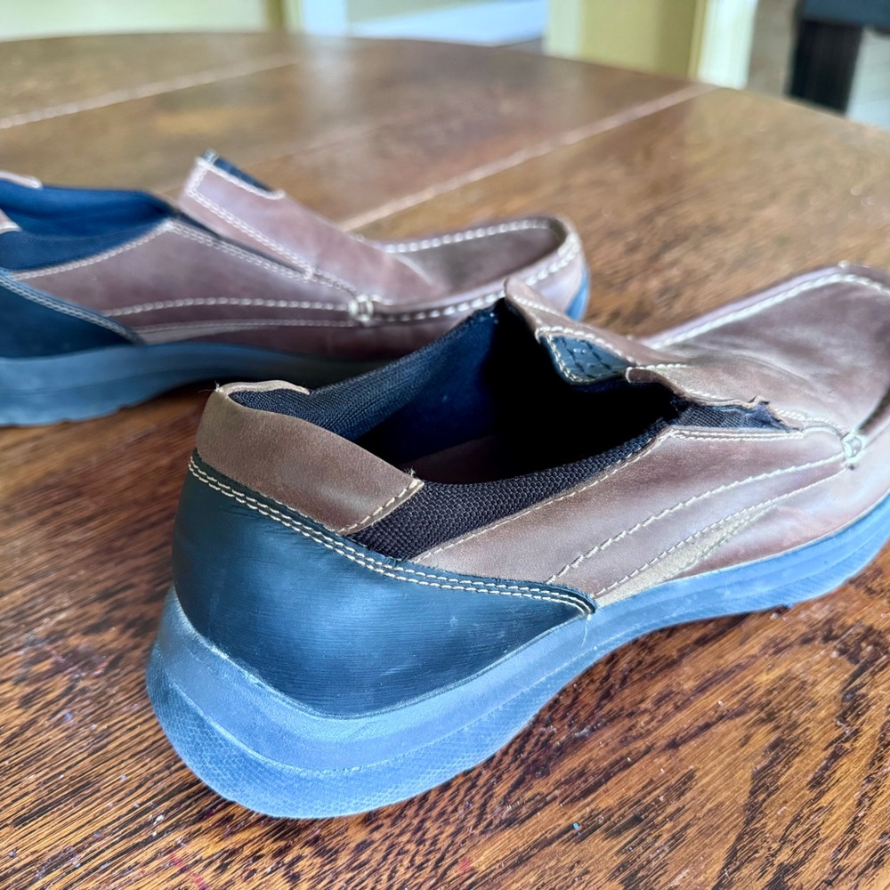 Dockers Comfort Zone Men's Slip-On Shoes - Size 10  *gently used*